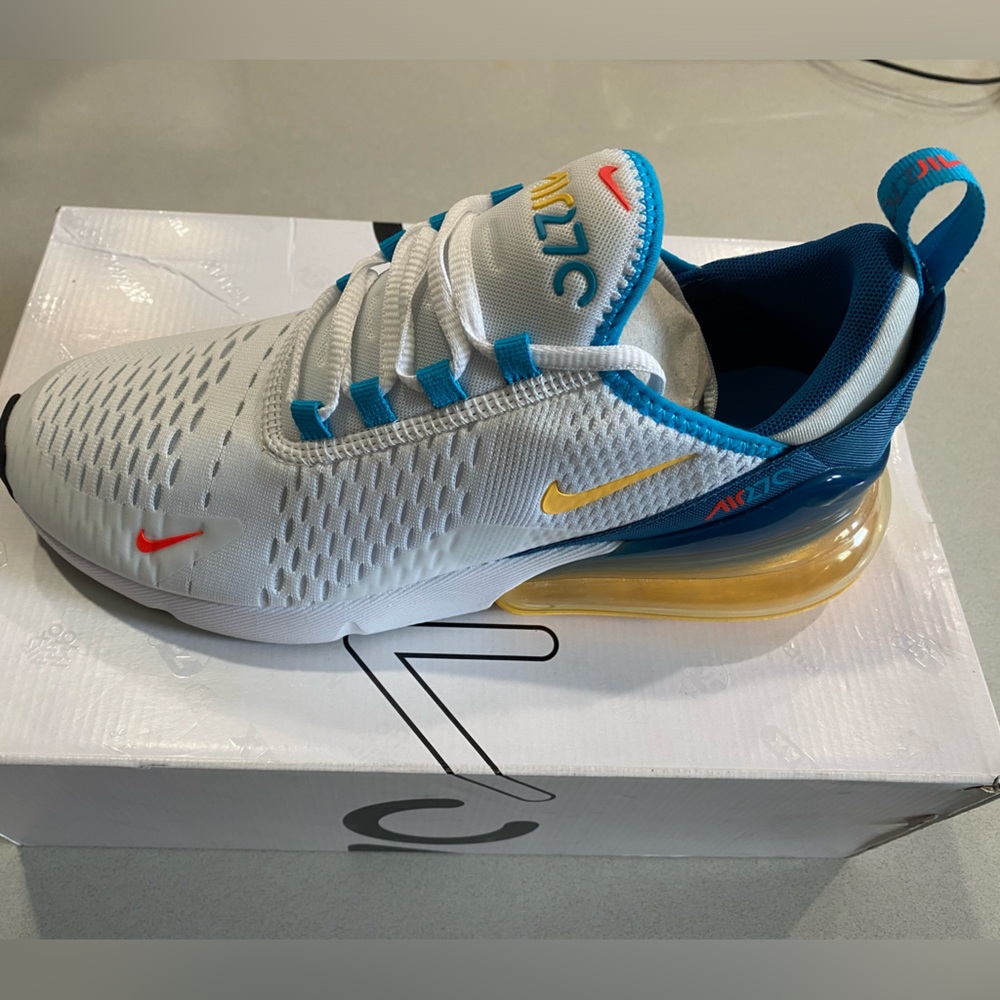 Nike 270